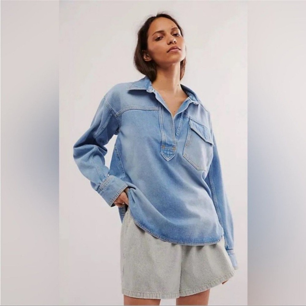 We The Free Leah Denim
Pullover Womens NWOT Free People Light Wash Denim Jacket